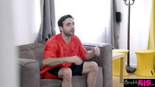 A fullos tini csajszi tv nézés helyzett szopna