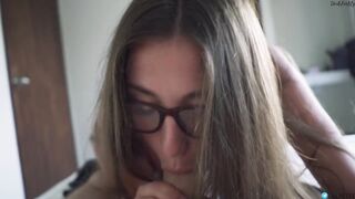 Méretes csöcsű barátnő amatőr házi pornó videója