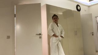 Orosz tini pici lány popsiba kefélbe