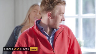 Brazzers - Petite Princess Eve és méretes fütykös