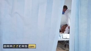 Brazzers - Bonnie Rotten análjában az óriás bré