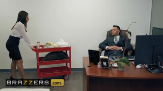 Brazzers - Ella Knox az óriás csöcsű brazil kisasszony