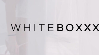 WHITEBOXXX - Vinna Reed dug a személyi edzőjével