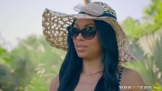 Bethany Benz a szexfüggő latin amerikai milf - Brazzers