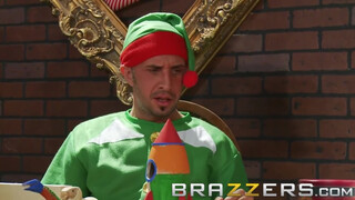 BRAZZERS - Cosplayes csávó döngeti a milfeket