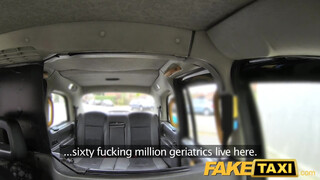 FakeTaxi nimfomániás spiné kielégítése