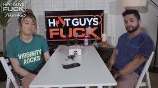 Hot guys fuck - a japán bige nagyon örül a méretes fasznak