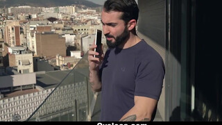 OyeLoca - hegyes keblű spanyol takarítónő