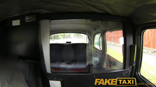 FakeTaxi - Felborotvált fejű punk csajszi megkúrelva