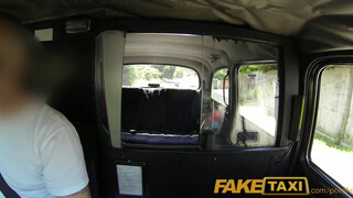 FakeTaxi - Rio Lee a hatalmas kannás barna kisasszony