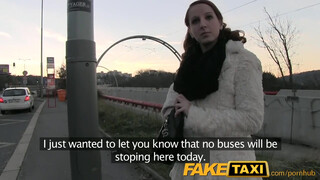 FakeTaxi - Fiatal ápoló lány kúrel a taxiban