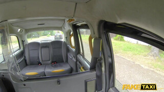 Fake Taxi - Kira Noir a izgató csoki pina
