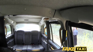 Fake Taxi - idősebb picsa hatalmas farkat akar