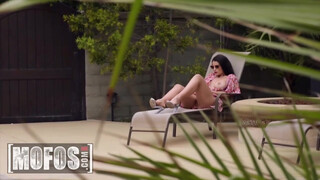 MOFOS - LaSirena69 a méretes tőgyes brazil bige