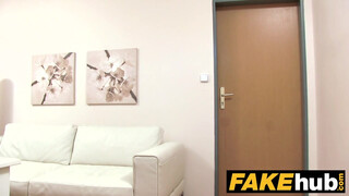 Fake Agent - elálló fülű vörös bige