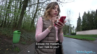 Public Agent - orosz lány a szabadban sem bánja