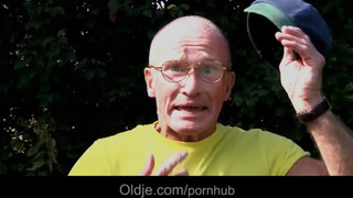 Idős tata popsiba döngeti a szexy tinit