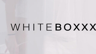 WHITEBOXXX - a rendes csajszi megoszotik a faszon