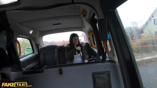 Fake Taxi - Little Eliss a hatalmas tőgyes tini