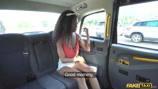 Fake Taxi - Tina Fire a nagy kannás csoki kiscsaj