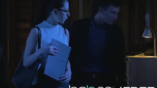 Rebecca Volpetti méretes kárót kap a seggébe