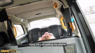 Fake Taxi - Szexy latin amerikai csajszi megrakva a taxiban