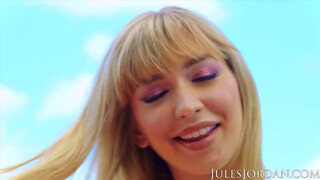 Jules Jordan - Marykate Moss a izgató világos szőke kisasszony