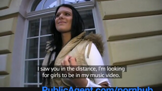 PublicAgent - Rebecca pénzért kúrel