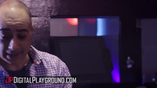 Digital Playground - Aidra Fox durván megdöngetve