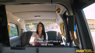 Fake Taxi - Megan Fiore a szexi hatalmas didkós csaj