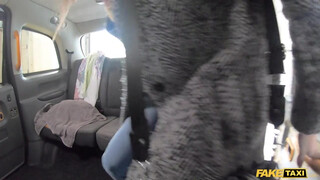 Fake Taxi - Pici cicis fiatal spiné lovagol