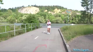Public Agent - Méretes kannás formás seggű nőci