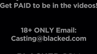 BLACKED - Lexi Lore kap egy jó méretes néger kárót