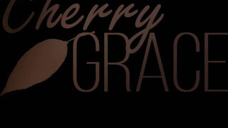 Cherry Grace a méretes csöcsű amatőr picsa