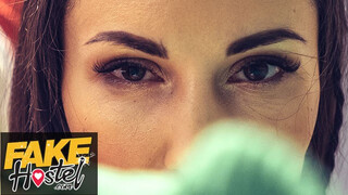 Fake Hostel HD - Lilu Moon a fullos orosz spiné