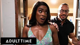 Unatkozó asszony Ana Foxxx párnán közösül és megdugja szerető férje!