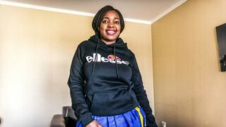 Afrikai koleszos bige munkát keres a tanulmányaihoz