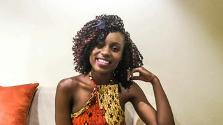 Mosolygós néger csinibaba pov castingon durván megrakva