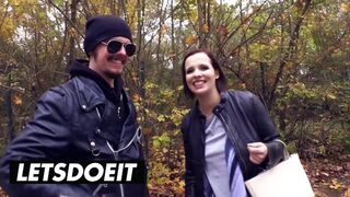 Méretes tőgyes barna hajú német picsa felvétel a méretes kombiban vad baszásra