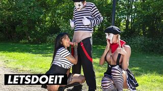 Sexy Street Mimes bemutatja: Dögös hármas méretes mellekkel és méretes farkakkal a LetsDoeIt csatornán
